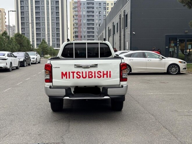 Mitsubishi L200 2023, 85,218 km - 2.4 l - Bakı