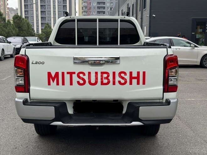 Mitsubishi L200 2023, 85,218 km - 2.4 l - Bakı
