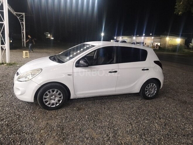 Hyundai i20 2009, 308,000 km - 1.2 l - Salyan
