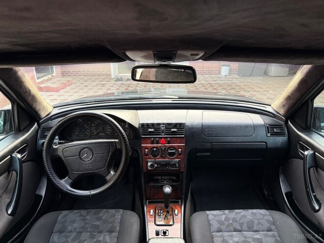 Mercedes C 180 1999, 385,680 km - 1.8 l - Qazax