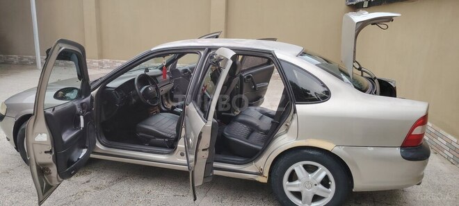 Opel Vectra 1996, 390,000 km - 1.8 l - Xaçmaz