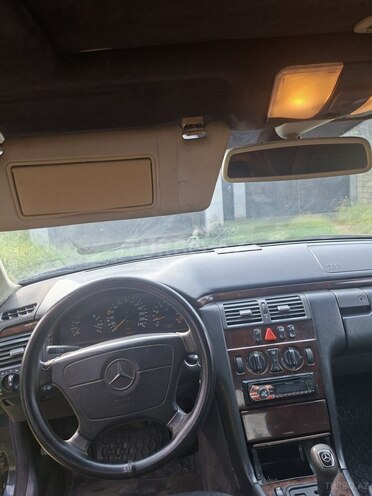 Mercedes E 230 1997, 236,201 km - 2.3 л - Astara