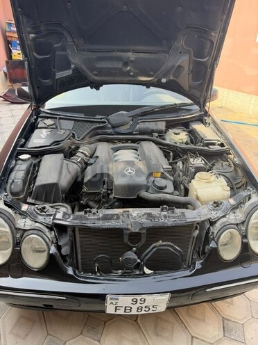 Mercedes E 320 2001, 434,000 km - 3.2 l - Bakı