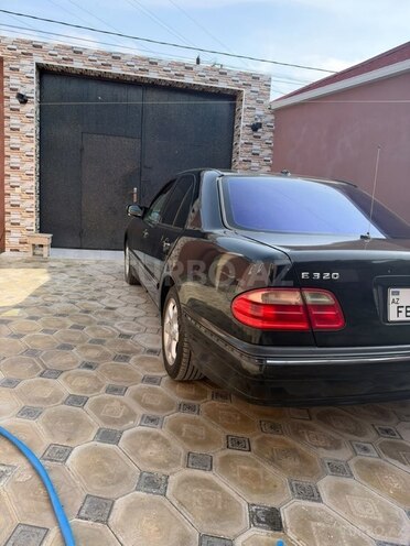 Mercedes E 320 2001, 434,000 km - 3.2 l - Bakı