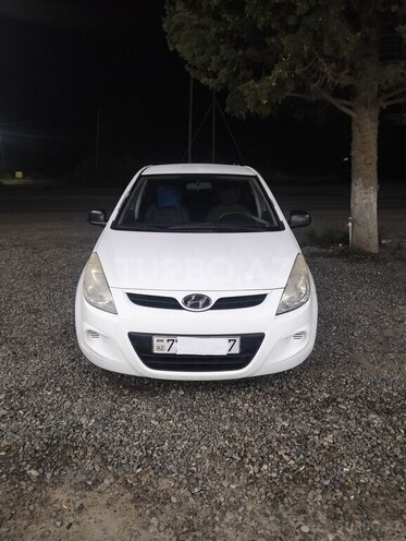 Hyundai i20 2009, 308,000 km - 1.2 l - Salyan