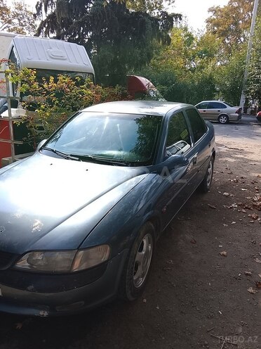 Opel Vectra 1996, 250,000 km - 1.6 l - Mingəçevir