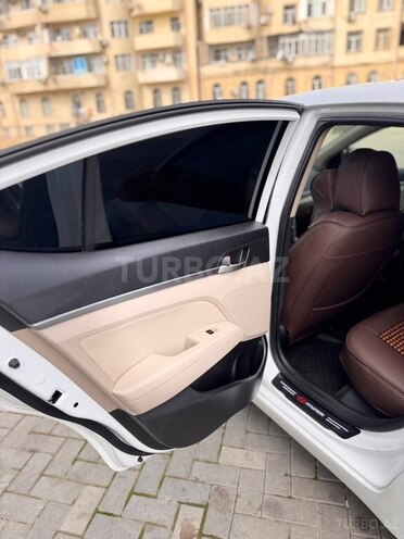 Hyundai Elantra 2017, 46,932 km - 2.0 l - Xırdalan