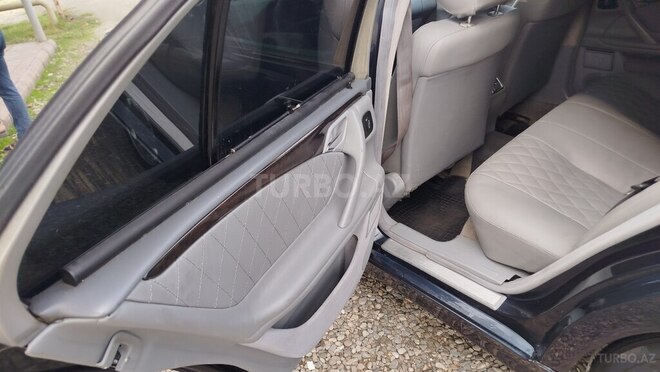 Mercedes E 270 2000, 370,000 km - 2.7 l - Bərdə