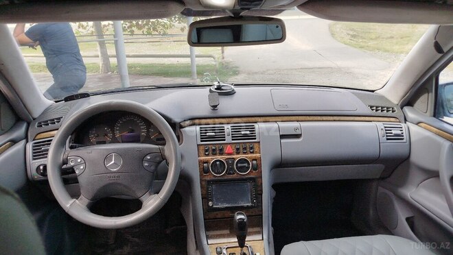 Mercedes E 270 2000, 370,000 km - 2.7 l - Bərdə