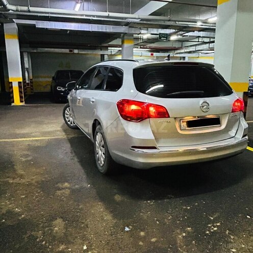 Opel Astra 2015, 240,000 km - 1.6 l - Bakı