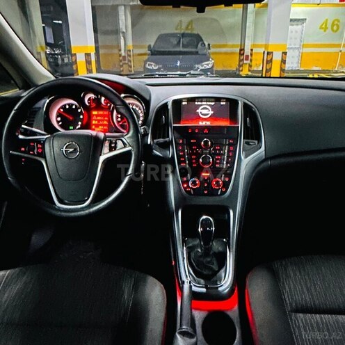 Opel Astra 2015, 240,000 km - 1.6 l - Bakı