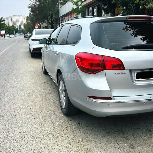 Opel Astra 2015, 240,000 km - 1.6 l - Bakı