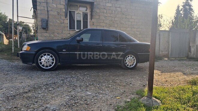 Mercedes C 180 1999, 365,886 km - 1.8 л - Yevlax