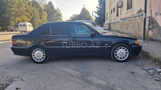 Mercedes C 180 1999, 365,886 km - 1.8 л - Yevlax