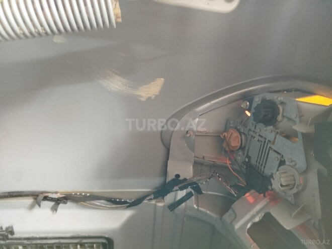 Mercedes E 240 1998, 396,265 km - 2.4 l - Sumqayıt