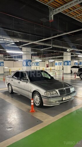 Mercedes C 220 2000, 496,000 km - 2.2 л - Bakı