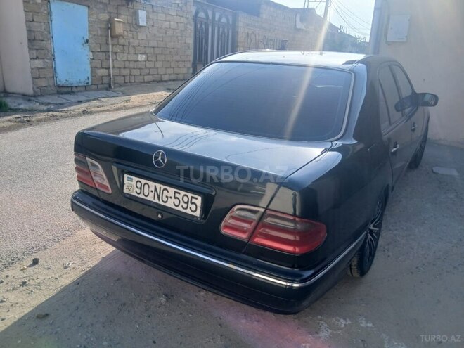 Mercedes E 220 2001, 325,111 km - 2.2 l - Sumqayıt