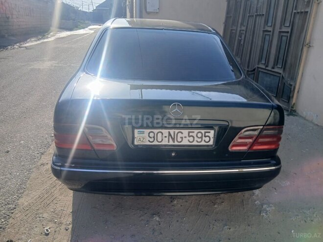 Mercedes E 220 2001, 325,111 km - 2.2 l - Sumqayıt