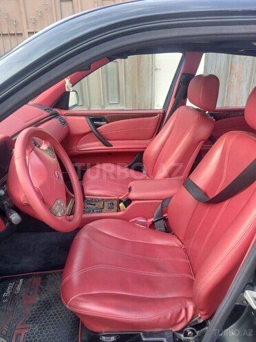 Mercedes E 220 2001, 325,111 km - 2.2 l - Sumqayıt