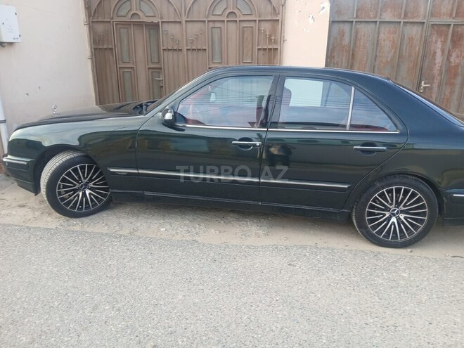 Mercedes E 220 2001, 325,111 km - 2.2 l - Sumqayıt