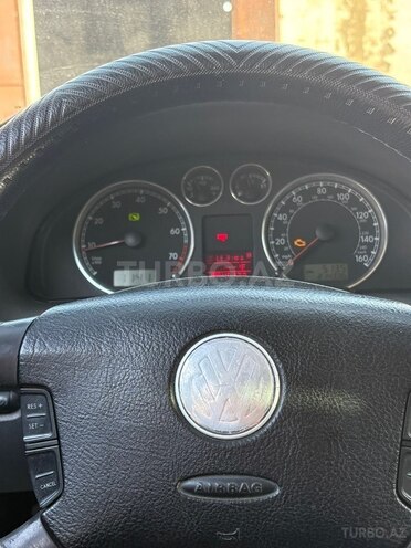 Volkswagen Passat 2004, 214,330 km - 1.8 л - Bakı