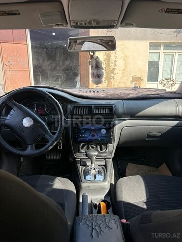 Volkswagen Passat 2004, 214,330 km - 1.8 л - Bakı