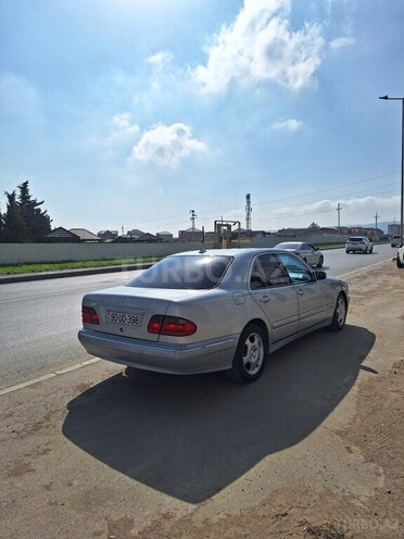 Mercedes E 270 1999, 433,216 km - 2.7 l - Sabirabad