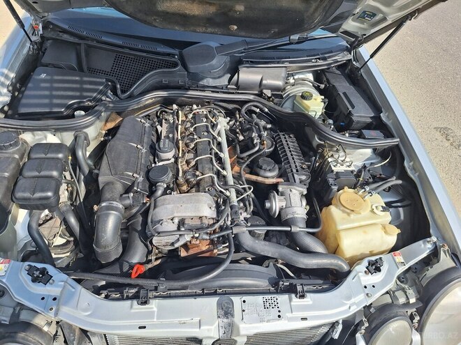 Mercedes E 270 1999, 433,216 km - 2.7 l - Sabirabad