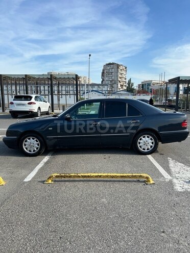 Mercedes E 240 1999, 544,000 km - 2.4 l - Bakı
