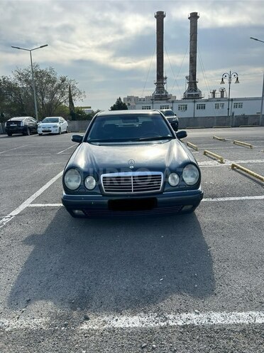 Mercedes E 240 1999, 544,000 km - 2.4 l - Bakı