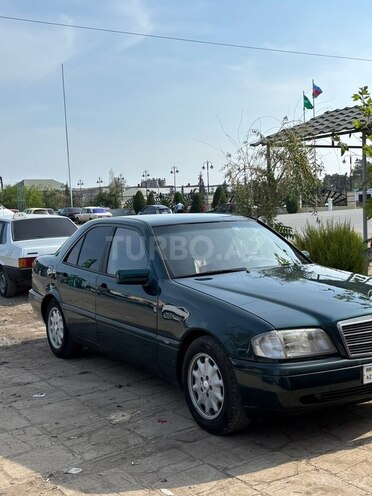Mercedes C 180 1995, 574,140 km - 1.8 l - Salyan