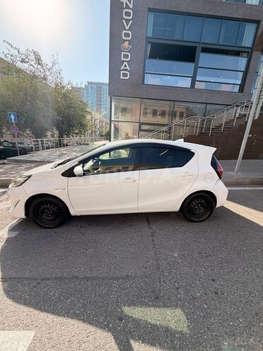 Toyota Aqua 2017, 142,000 km - 1.5 l - Bakı