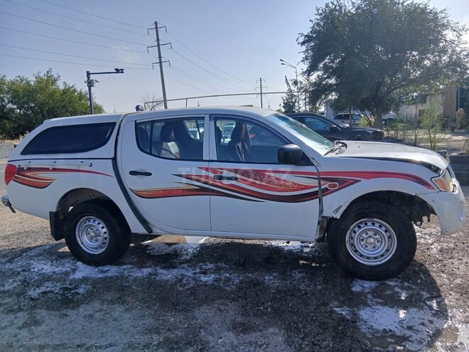 Mitsubishi L200 2007, 250,000 km - 2.5 л - Bakı