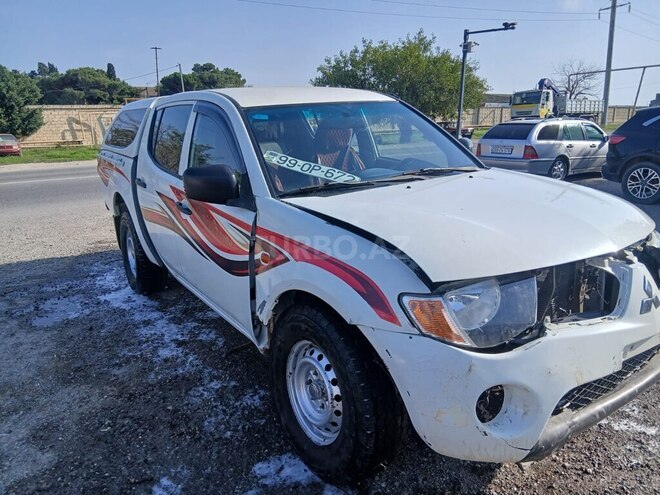 Mitsubishi L200 2007, 250,000 km - 2.5 л - Bakı