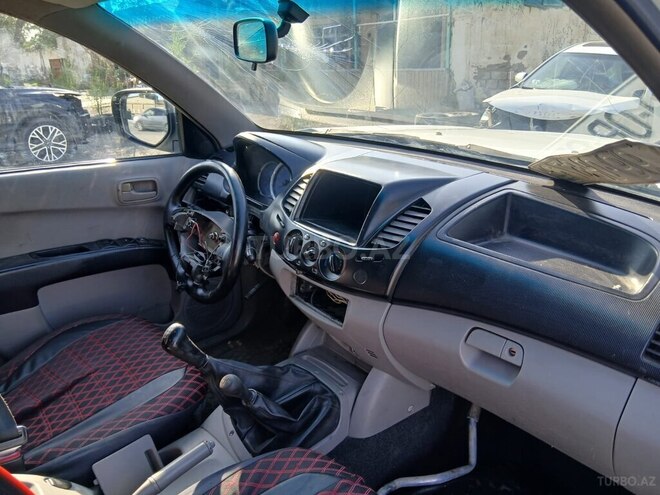 Mitsubishi L200 2007, 250,000 km - 2.5 л - Bakı