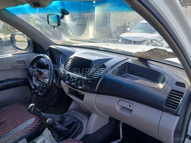 Mitsubishi L200 2007, 250,000 km - 2.5 л - Bakı