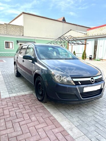 Opel Astra 2006, 450,000 km - 1.4 l - Quba