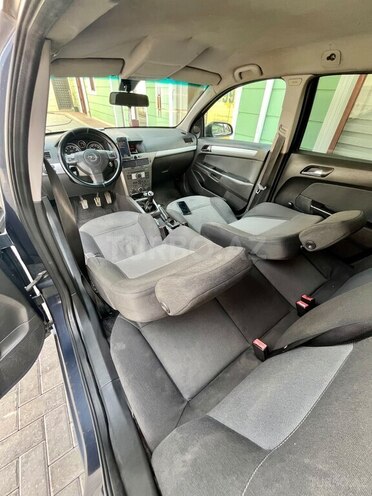 Opel Astra 2006, 450,000 km - 1.4 l - Quba
