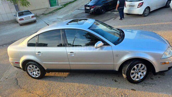Volkswagen Passat 2002, 240,000 km - 1.8 л - Bakı