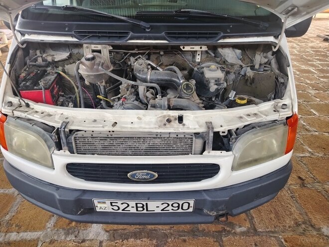 Ford Transit 1999, 452,620 km - 2.5 l - Salyan