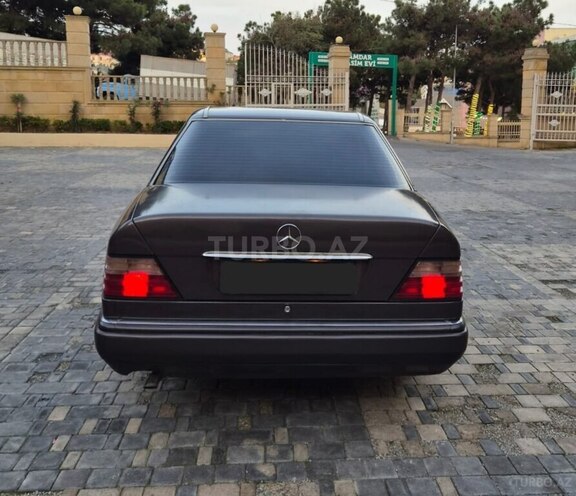 Mercedes E 220 1995, 416,500 km - 2.2 l - Bakı