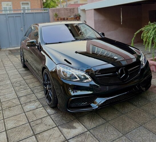 Mercedes E 220 2015, 300,000 km - 2.1 l - Bakı