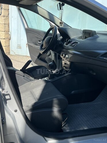 Renault Megane 2011, 323,000 km - 1.5 l - Bakı