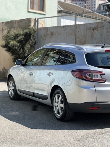 Renault Megane 2011, 323,000 km - 1.5 l - Bakı