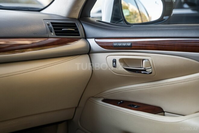 Lexus LS 460 2012, 278,000 km - 4.6 l - Bakı