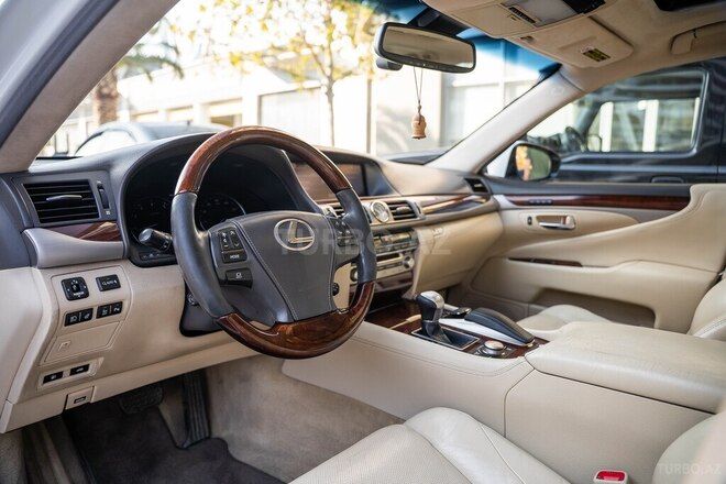Lexus LS 460 2012, 278,000 km - 4.6 l - Bakı