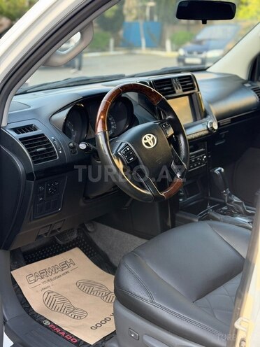 Toyota Land Cruiser Prado 2012, 232,000 km - 2.7 л - Bakı