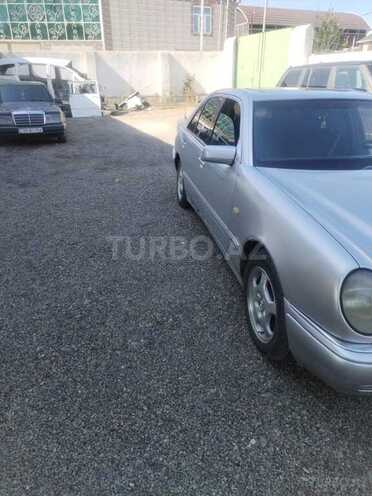 Mercedes E 220 1998, 531,000 km - 2.2 l - Tovuz