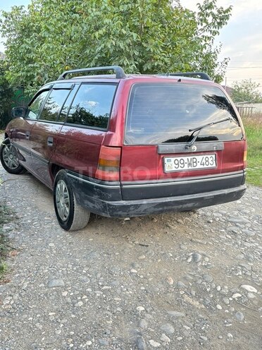 Opel Astra 1994, 123,456 km - 1.6 l - Quba