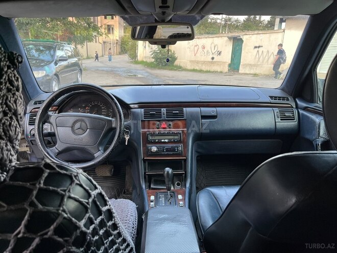 Mercedes E 230 1995, 365,000 km - 2.3 л - Bakı